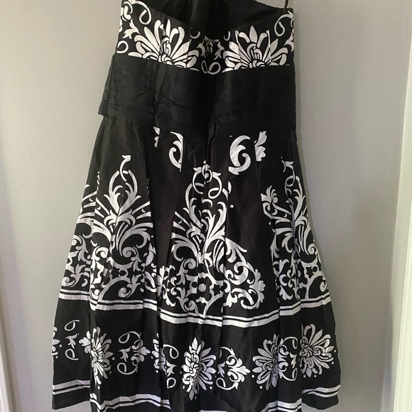 White House Black Market Dress - Picture 2 of 4